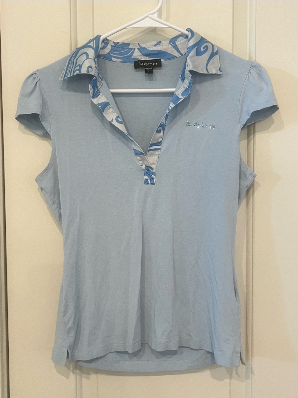 Vintage bebe Powder Blue Short Sleeve Polo Top‎ with satin Collar large